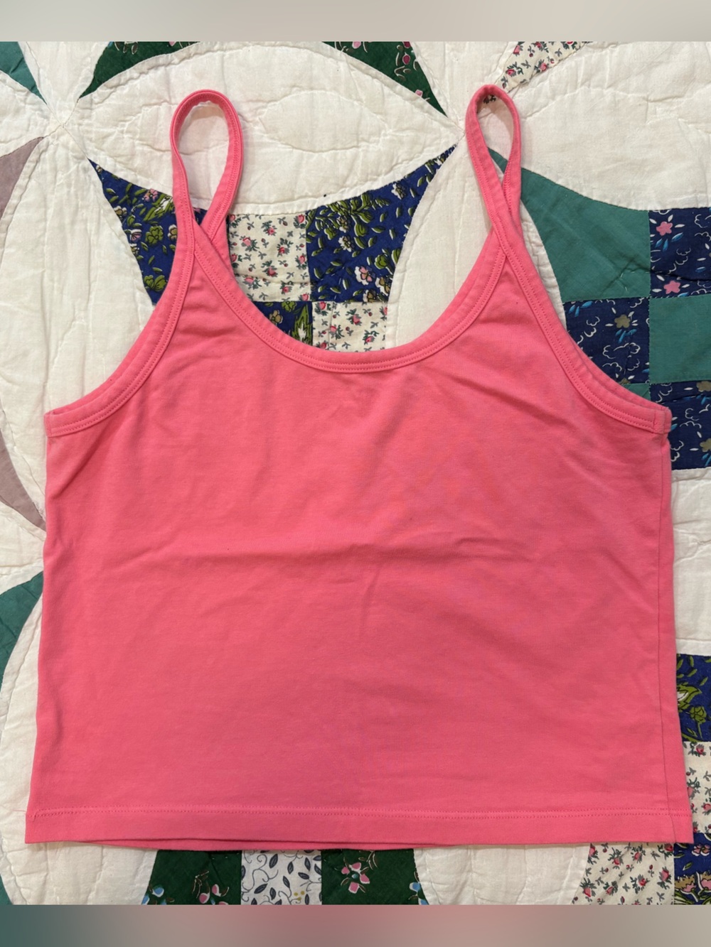 ARQ crop tank hot pink
